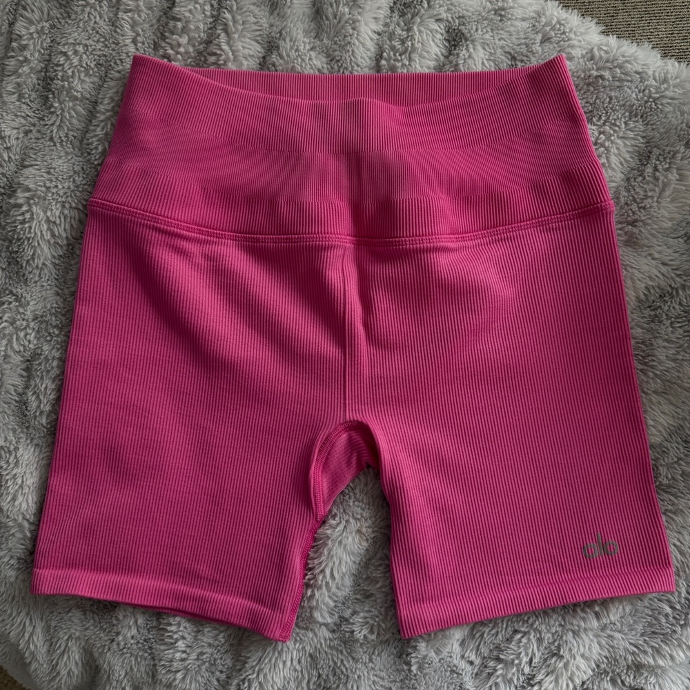 ALO ribbed biker Shorts SZ Small, 6”